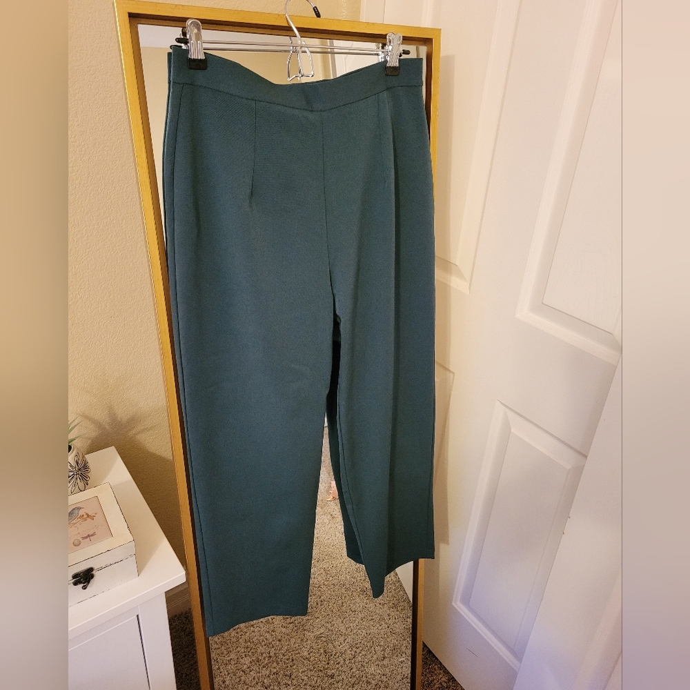 Hell Bunny green capris UK 12